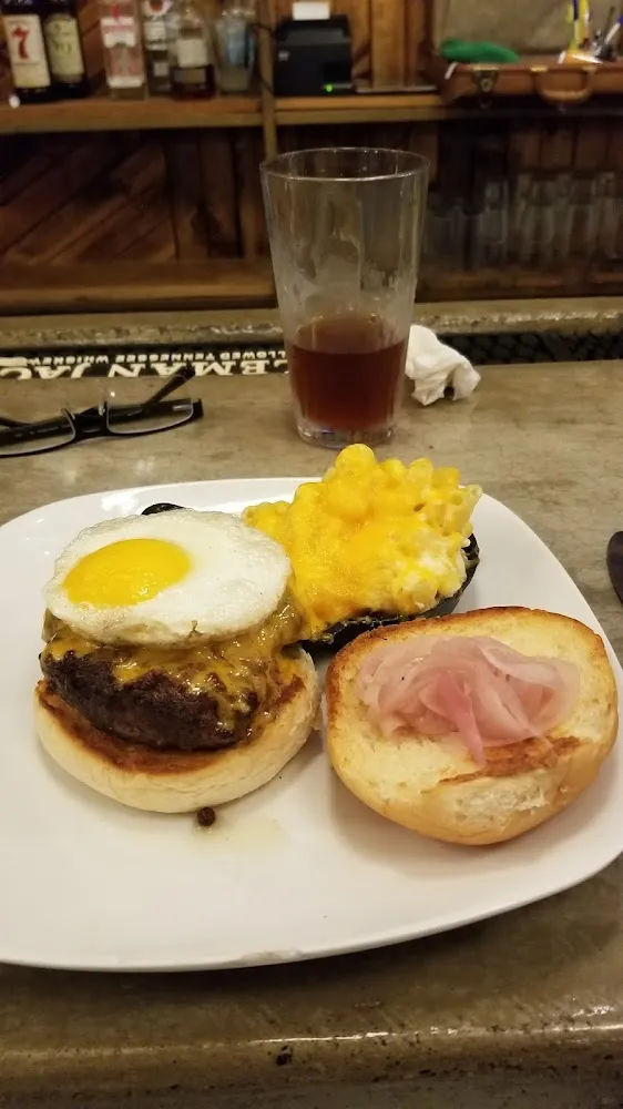 House Burger w Egg
